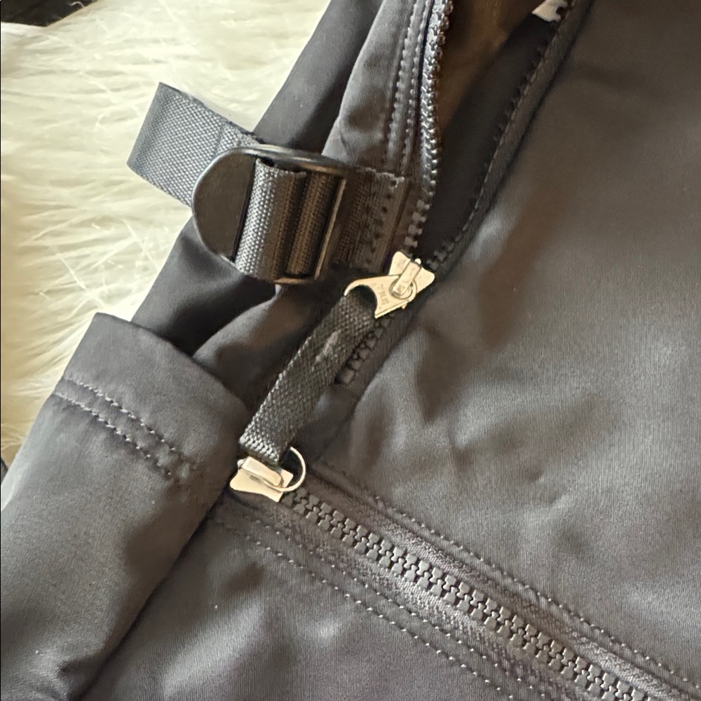 New Crew Backpack 22L - Picture 7 of 8